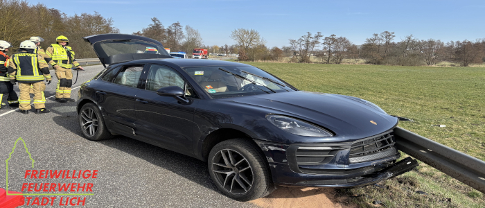 Verkehrsunfall – Person eingeschlossen