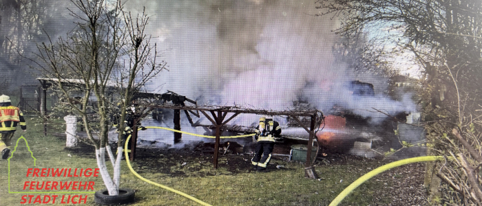 Brennt Gartenhütte Brennt Gartenhütte